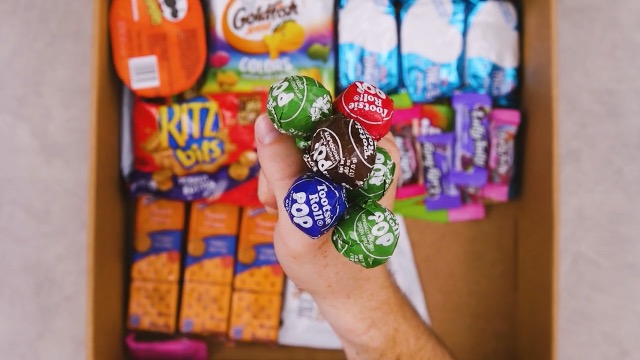 Amazon.com: CRAVEBOX Snack Box Variety Pack Care Package (80 Count